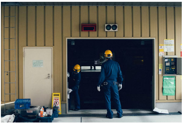 5 Tips To Maintain Your Garage Doors Professionally