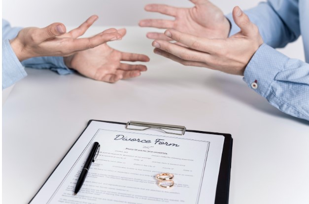 How Divorce Mediation Helps Couples Reach Fair Agreements?